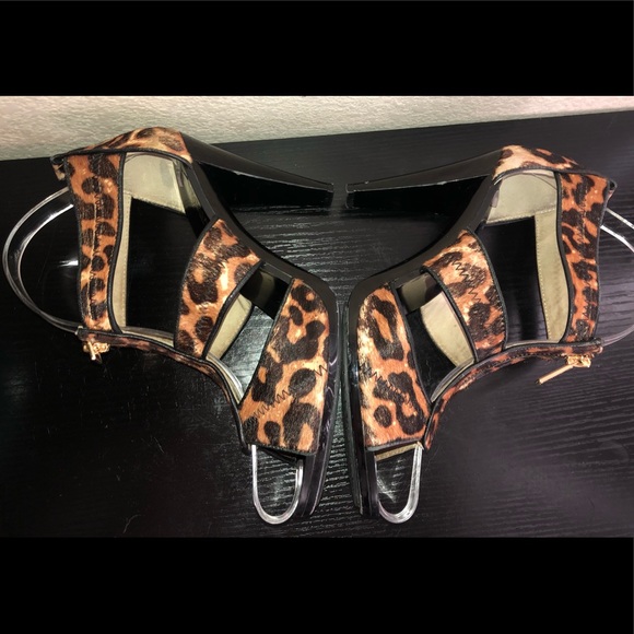 Michael Kors Peep Toe Leopard Calf Hair heels - Picture 6 of 12